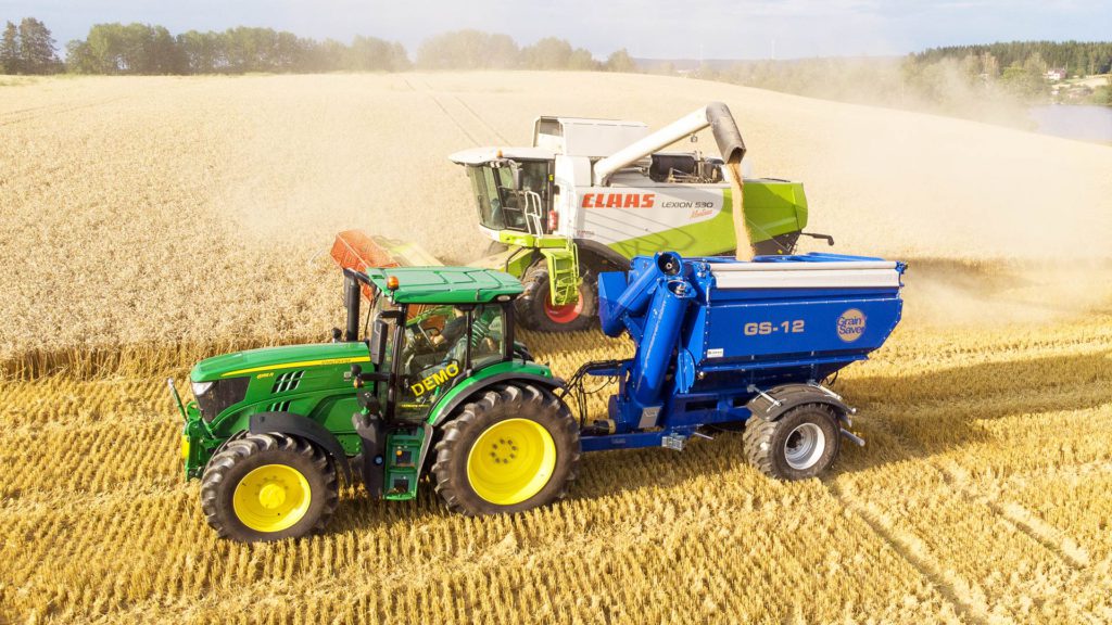 gs-12 grain cart with harvester
