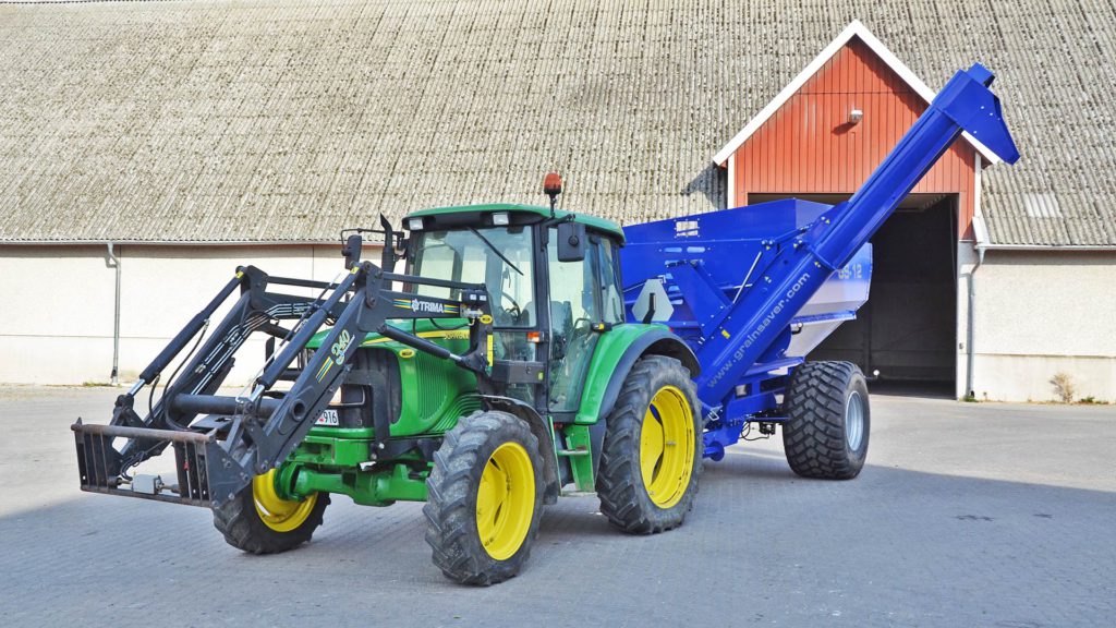 gs-12 grain cart with extended auger