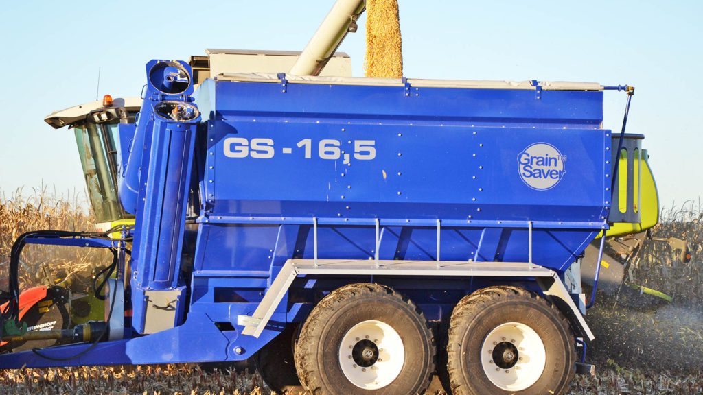 gs-16 grain cart with harvester