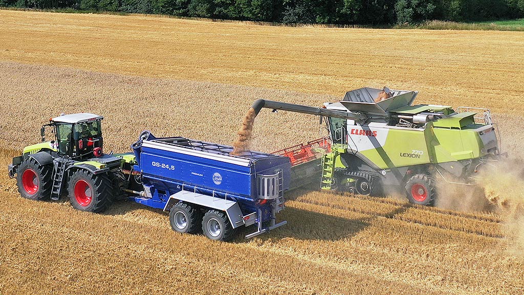 gs-24 grain cart with claas harvester